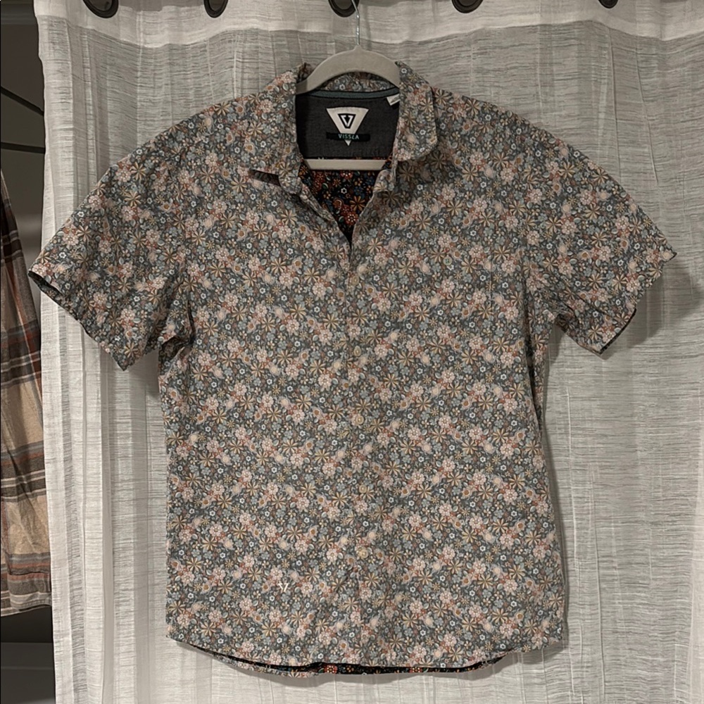 VISSLA Multicolor Floral Button Down Shirt